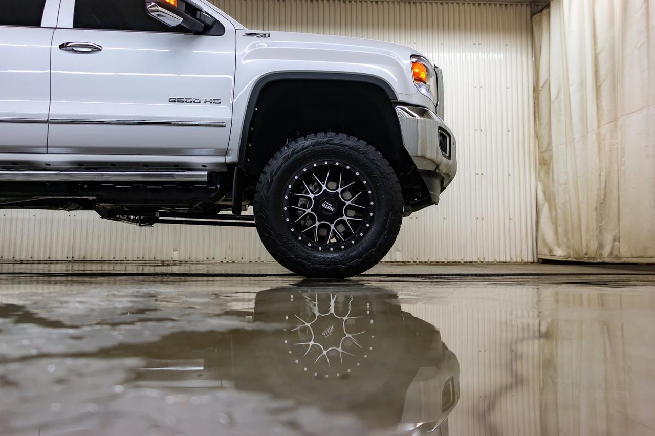 2019 GMC Sierra 3500HD 4x4 Crew Cab SLT Z71 Diesel 6" Lift Leather Roof Nav Red Deer AB
