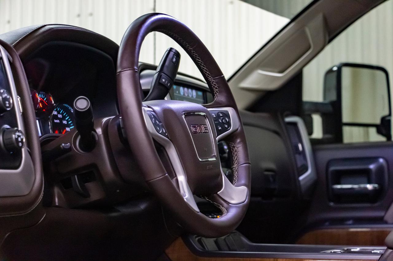 2019 GMC Sierra 3500HD 4x4 Crew Cab SLT Z71 Diesel 6" Lift Leather Roof Nav Red Deer AB