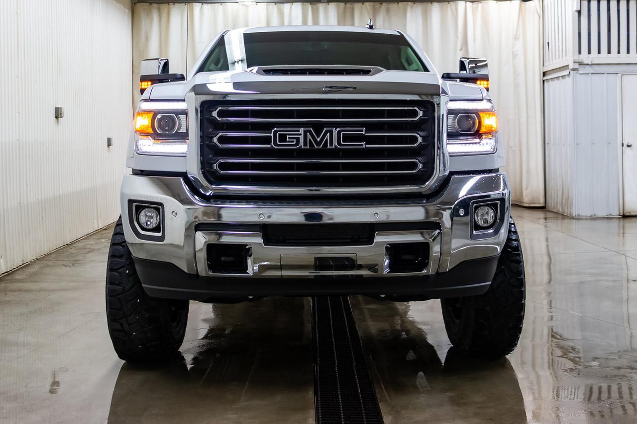 2019 GMC Sierra 3500HD 4x4 Crew Cab SLT Z71 Diesel 6" Lift Leather Roof Nav Red Deer AB