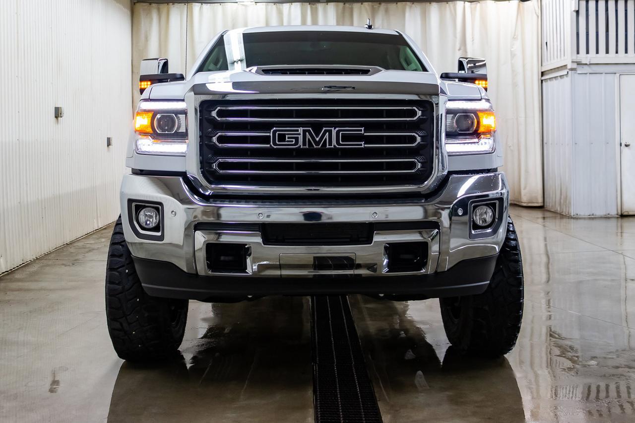2019 GMC Sierra 3500HD 4x4 Crew Cab SLT Z71 Diesel 6" Lift Leather Roof Nav Red Deer AB