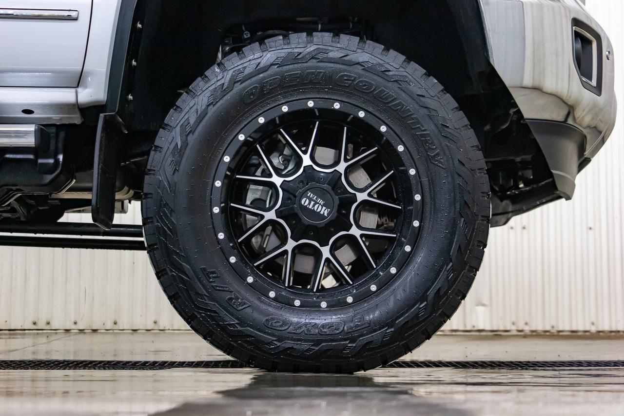 2019 GMC Sierra 3500HD 4x4 Crew Cab SLT Z71 Diesel 6" Lift Leather Roof Nav Red Deer AB