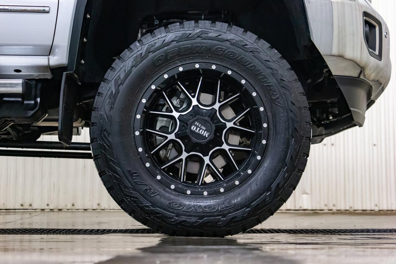 2019 GMC Sierra 3500HD 4x4 Crew Cab SLT Z71 Diesel 6" Lift Leather Roof Nav Red Deer AB