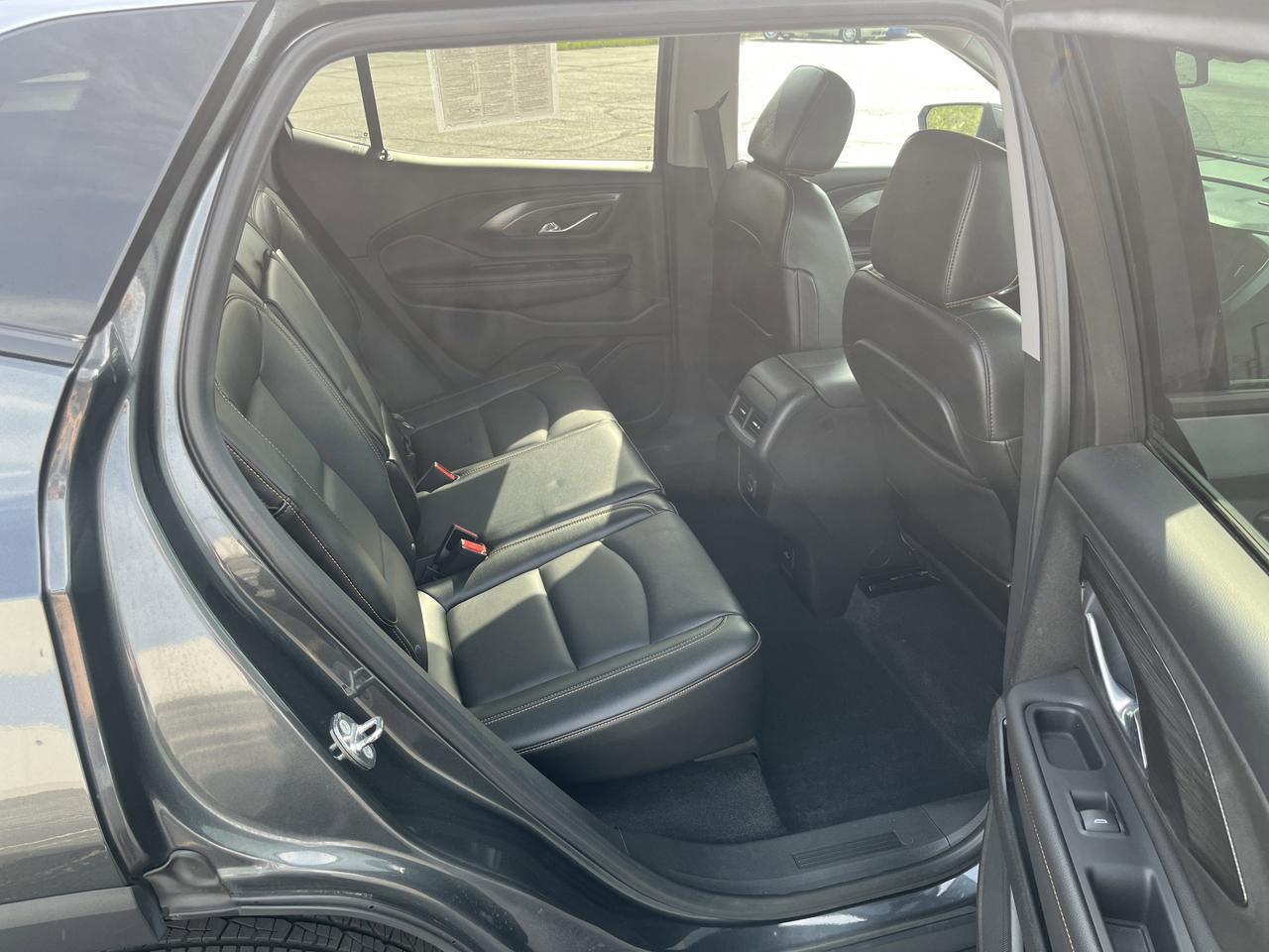 2019 GMC Terrain SLT AWD 2.0T Info2 PreferredPkgs w/Nav 19s Bose Hands-FreePwrLiftgate HtdSteeringWheel HtdMemLthr Saukville WI