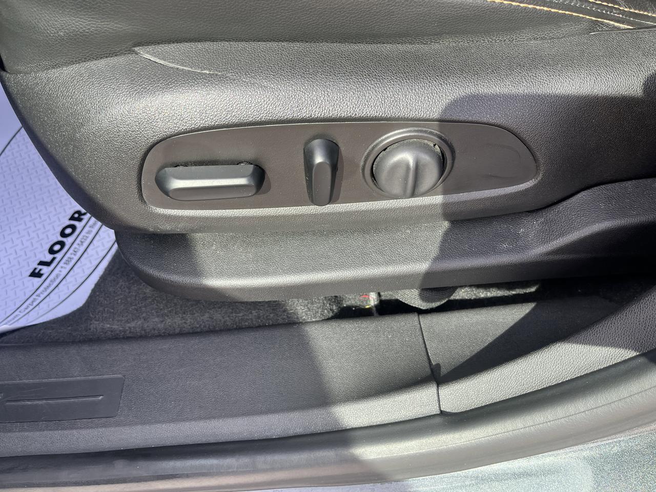 2019 GMC Terrain SLT AWD 2.0T Info2 PreferredPkgs w/Nav 19s Bose Hands-FreePwrLiftgate HtdSteeringWheel HtdMemLthr Saukville WI