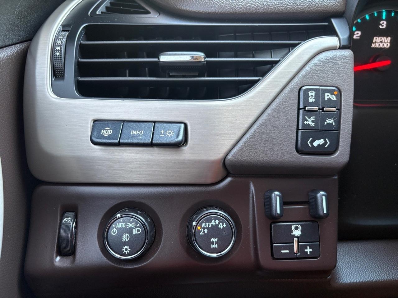 2019 GMC Yukon Denali, HEADS UP DISPLAY, HEATED/VENTILATED SEATS, SUNROOF, APPLE CARPLAY/ANDROID AUTO, TOW PACKAGE, POWER LIFTGATE, POWER 3RD ROW, FORWARD COLLISION, LANE KEEP ASSIST, POWER LIFTGATE, HEATED REAR SEATS, CLEAN CARFAX, YOUKON TAKE THIS HOME TODAY! Virginia Beach VA