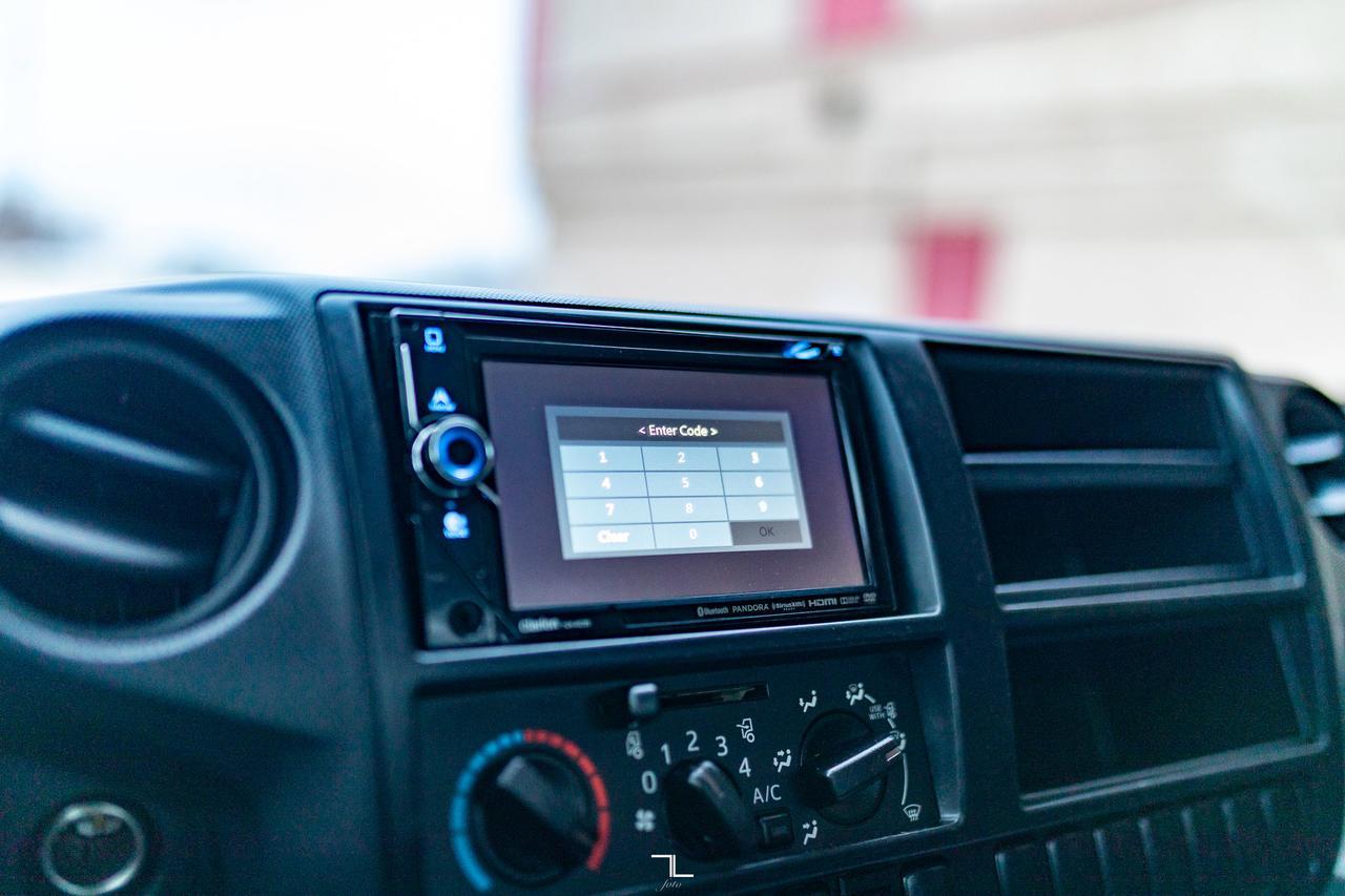 2019 HINO 195 20 Ft. Cube Van Power Liftgate Diesel Red Deer AB