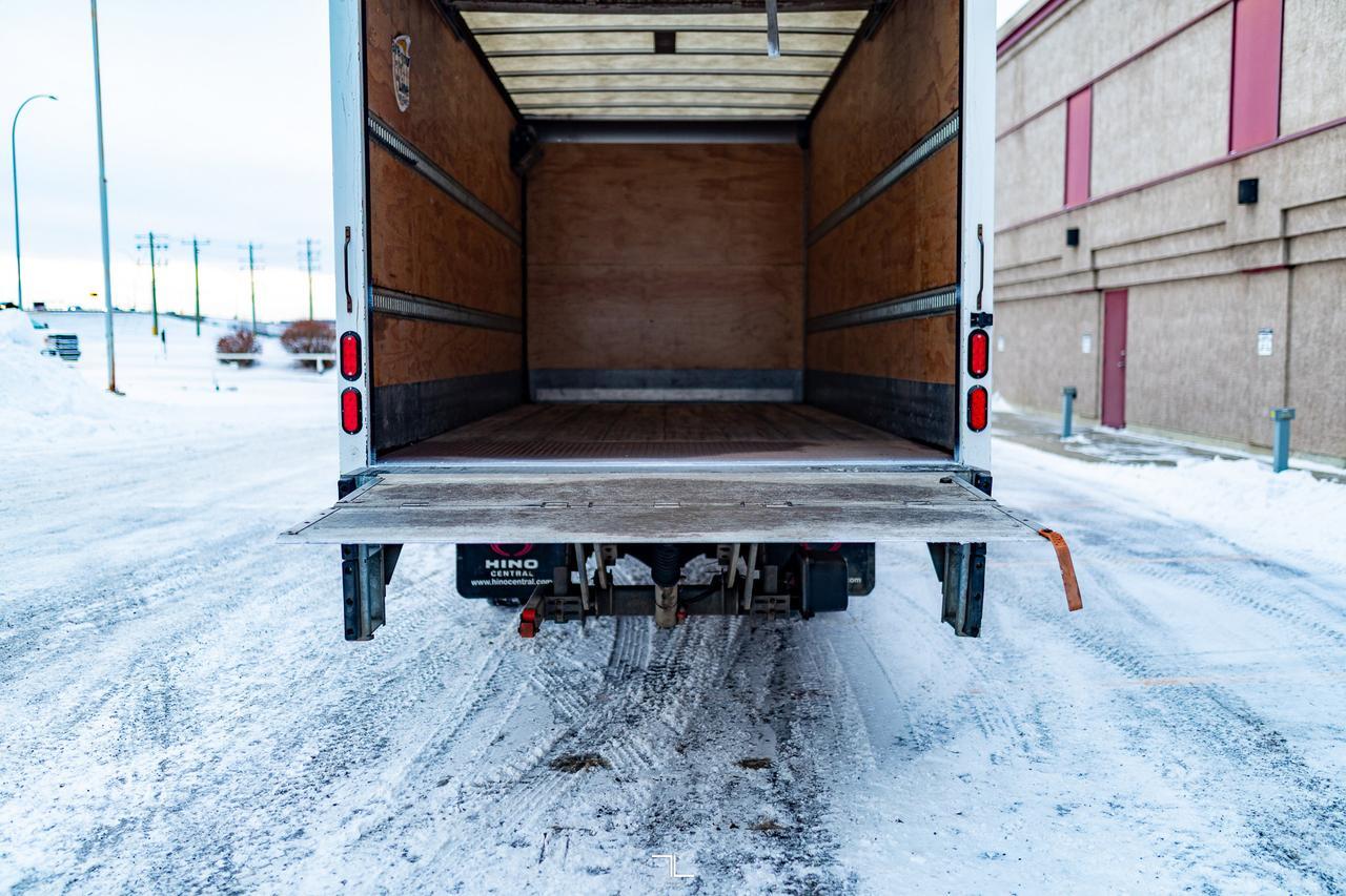 2019 HINO 195 20 Ft. Cube Van Power Liftgate Diesel Red Deer AB