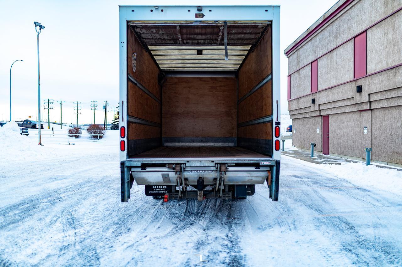 2019 HINO 195 20 Ft. Cube Van Power Liftgate Diesel Red Deer AB