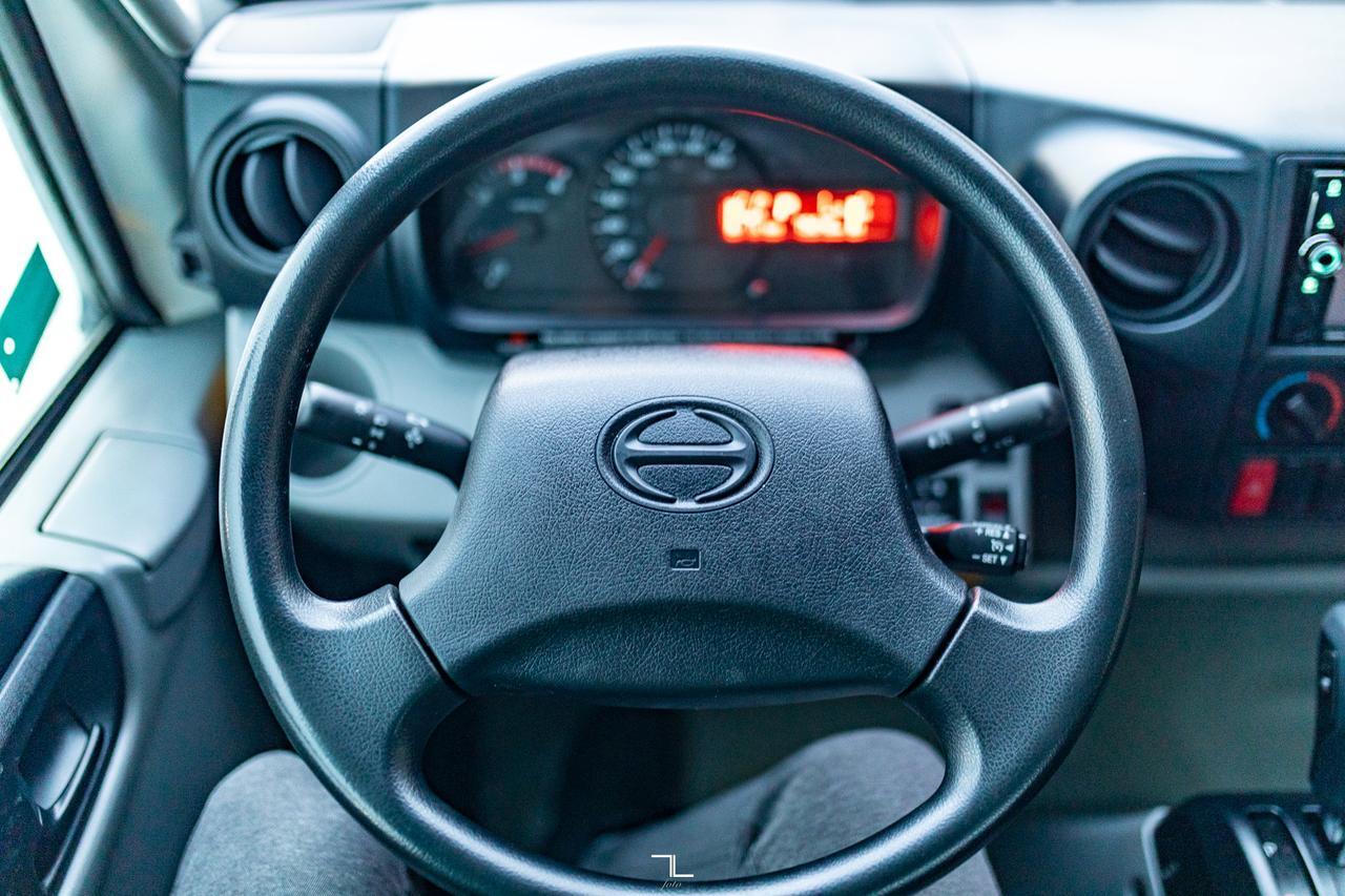 2019 HINO 195 20 Ft. Cube Van Power Liftgate Diesel Red Deer AB