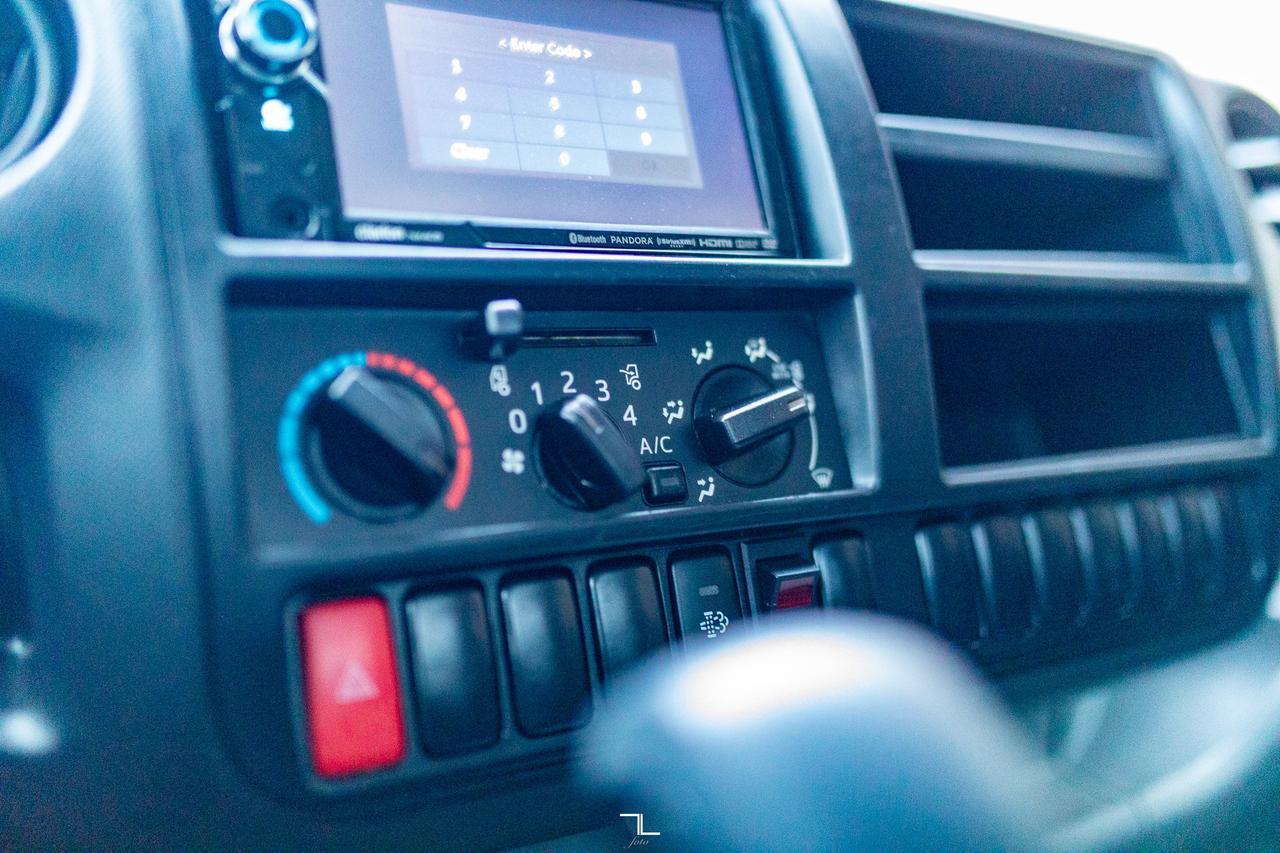 2019 HINO 195 20 Ft. Cube Van Power Liftgate Diesel Red Deer AB