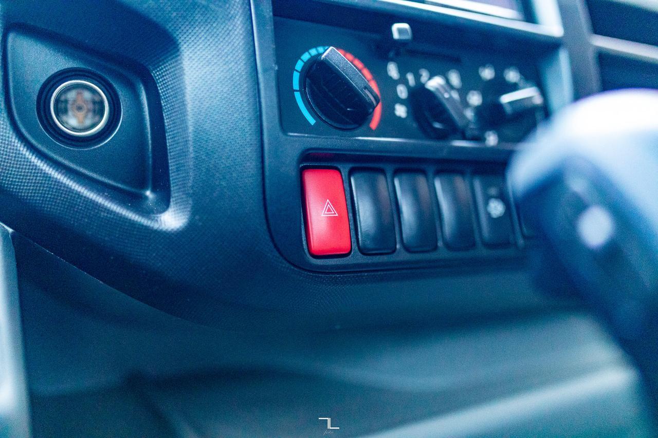 2019 HINO 195 20 Ft. Cube Van Power Liftgate Diesel Red Deer AB