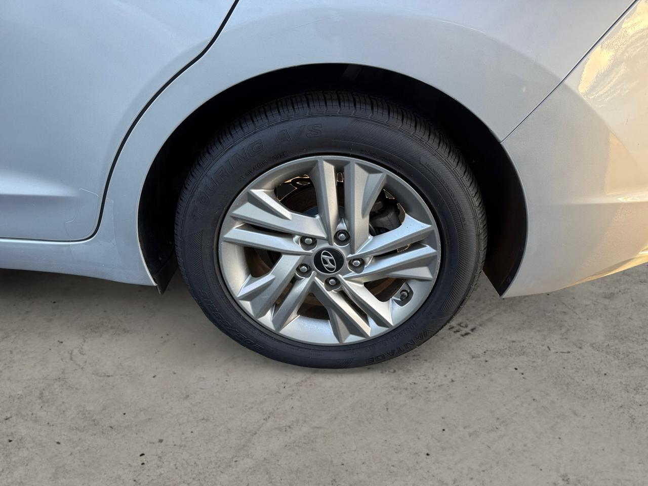 2019 HYUNDAI ELANTRA LIMITED; SEL SEL Kansas City MO