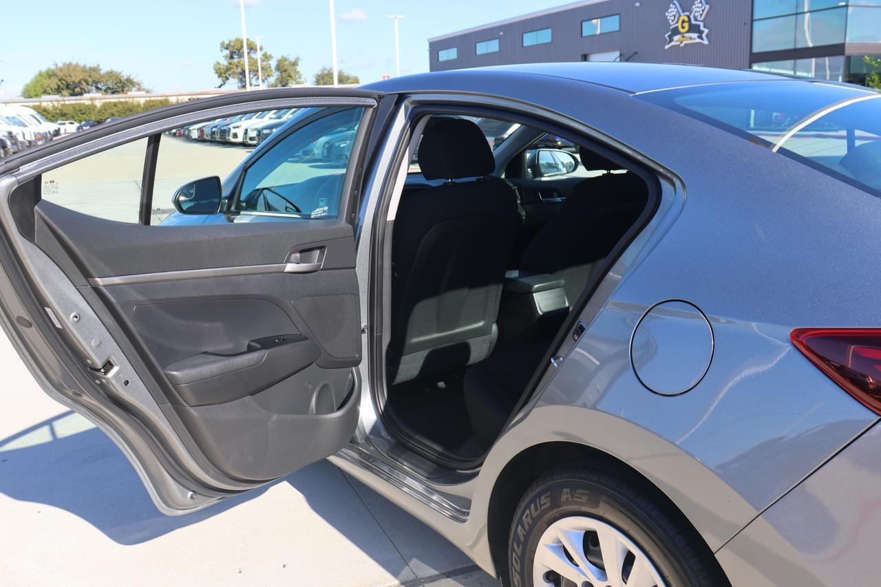 2019 HYUNDAI ELANTRA SE GRAY at G Motors