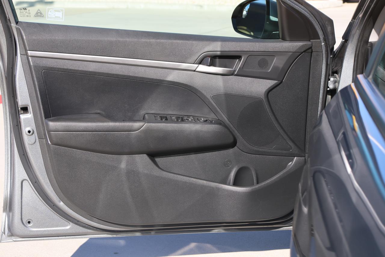 2019 HYUNDAI ELANTRA SE GRAY at G Motors