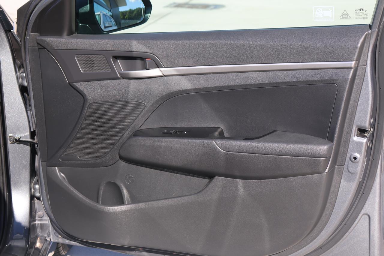 2019 HYUNDAI ELANTRA SE GRAY at G Motors
