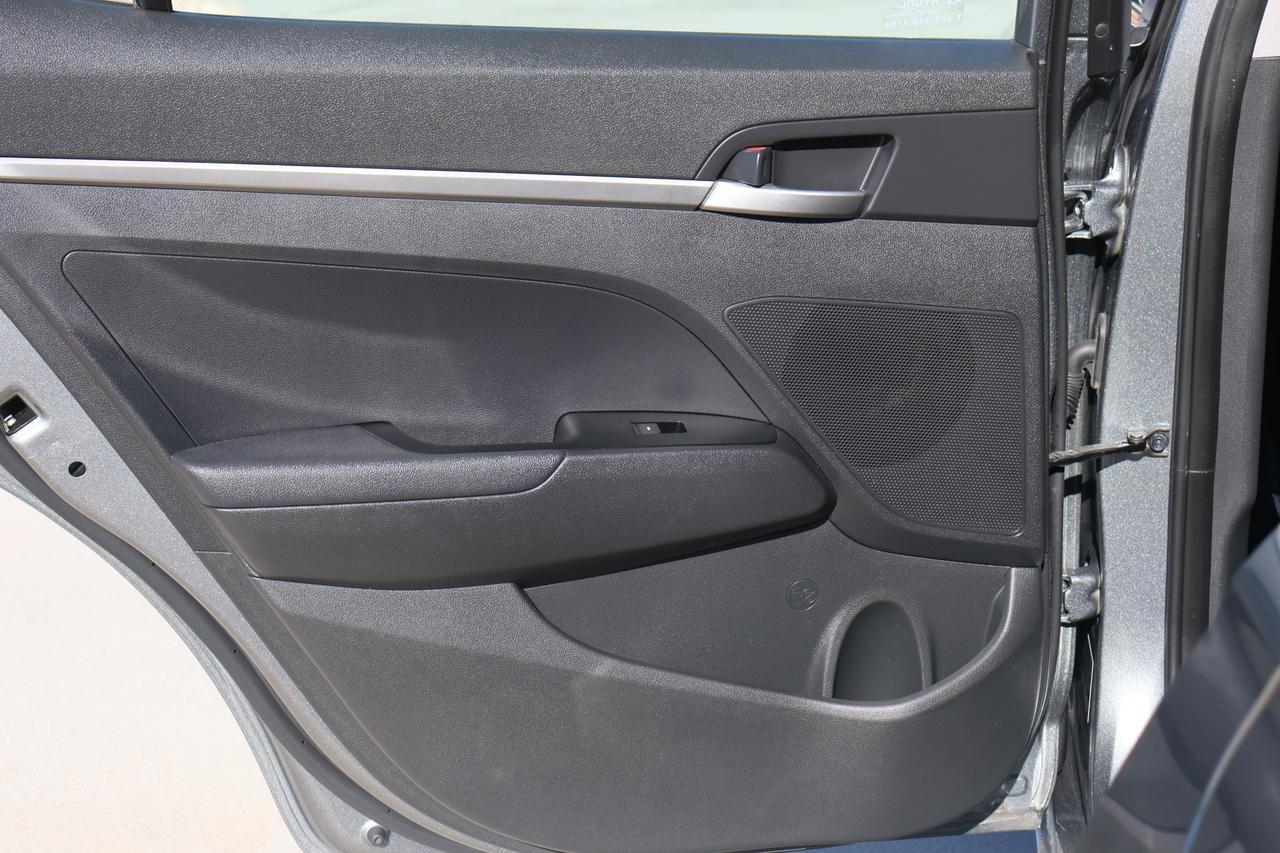 2019 HYUNDAI ELANTRA SE GRAY at G Motors