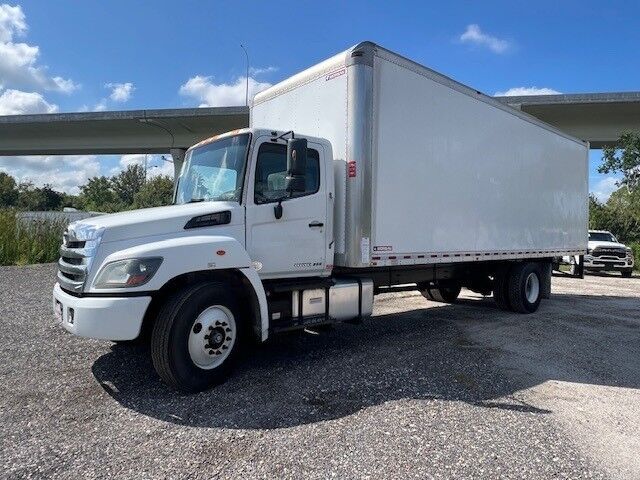 2019 Hino 268A 26' Dry Box Truck