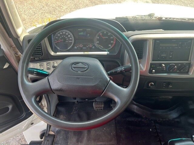 2019 Hino 268A 26' Dry Box Truck Miami FL