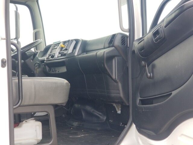 2019 Hino 268A 26' Dry Box Truck with 2,500 lbs. Lift Gate Miami FL