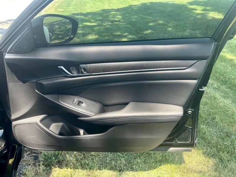 2019 Honda Accord Sedan EX 1.5T Harper KS