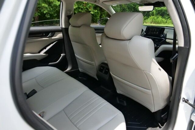 2019 Honda Accord Sedan Touring 2.0T / Heated & Cooled Seats / Sunroof! High Point NC