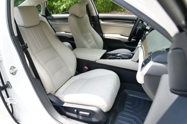 2019 Honda Accord Sedan Touring 2.0T / Heated & Cooled Seats / Sunroof! High Point NC