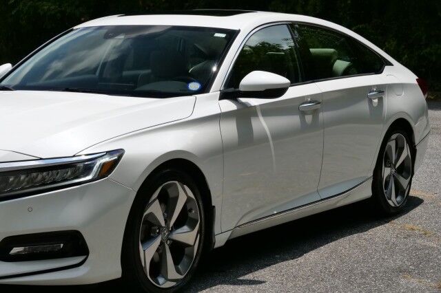 2019 Honda Accord Sedan Touring 2.0T / Heated & Cooled Seats / Sunroof! High Point NC