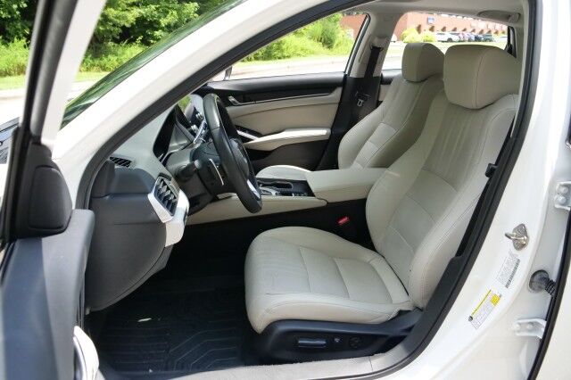 2019 Honda Accord Sedan Touring 2.0T / Heated & Cooled Seats / Sunroof! High Point NC
