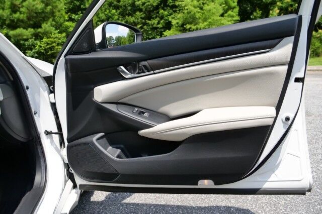 2019 Honda Accord Sedan Touring 2.0T / Heated & Cooled Seats / Sunroof! High Point NC