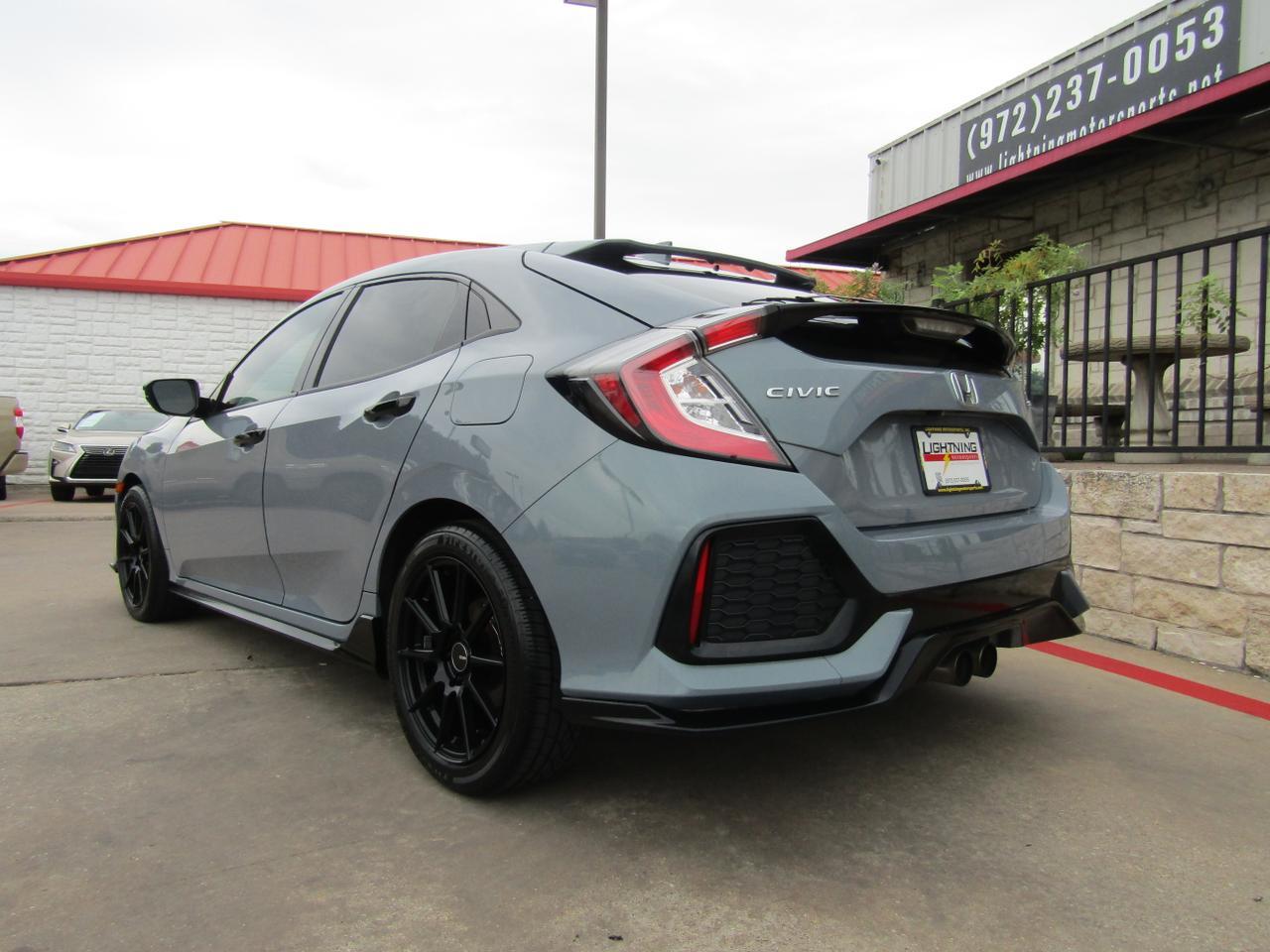 2019 Honda Civic Sport photo 2