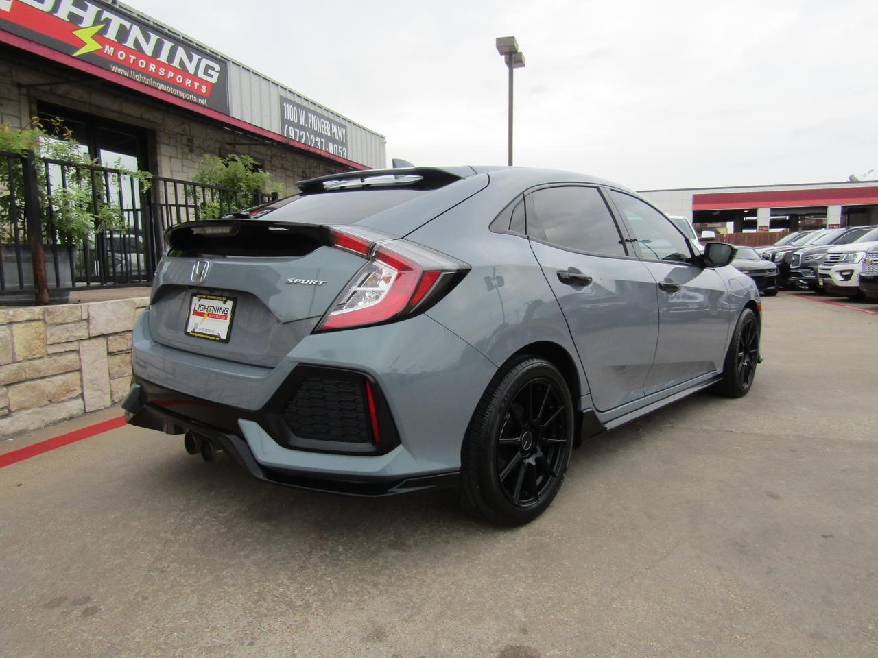 2019 Honda Civic Sport photo 3