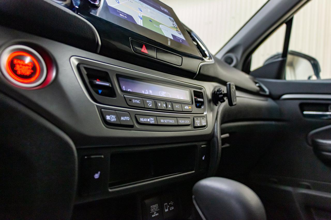2019 Honda Pilot AWD EX-L 8 Passenger Leather Roof Nav Red Deer AB