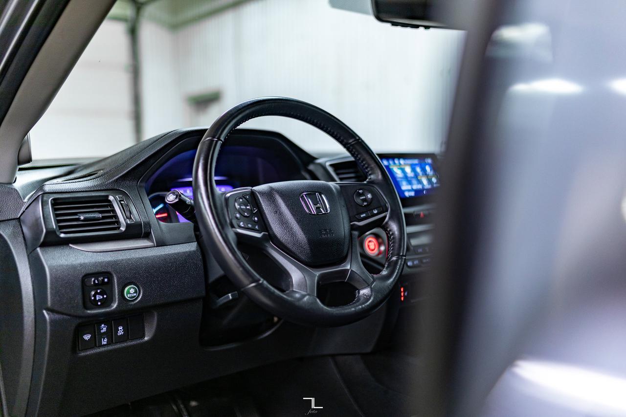 2019 Honda Pilot AWD EX Roof BCam 3rd Row Red Deer AB