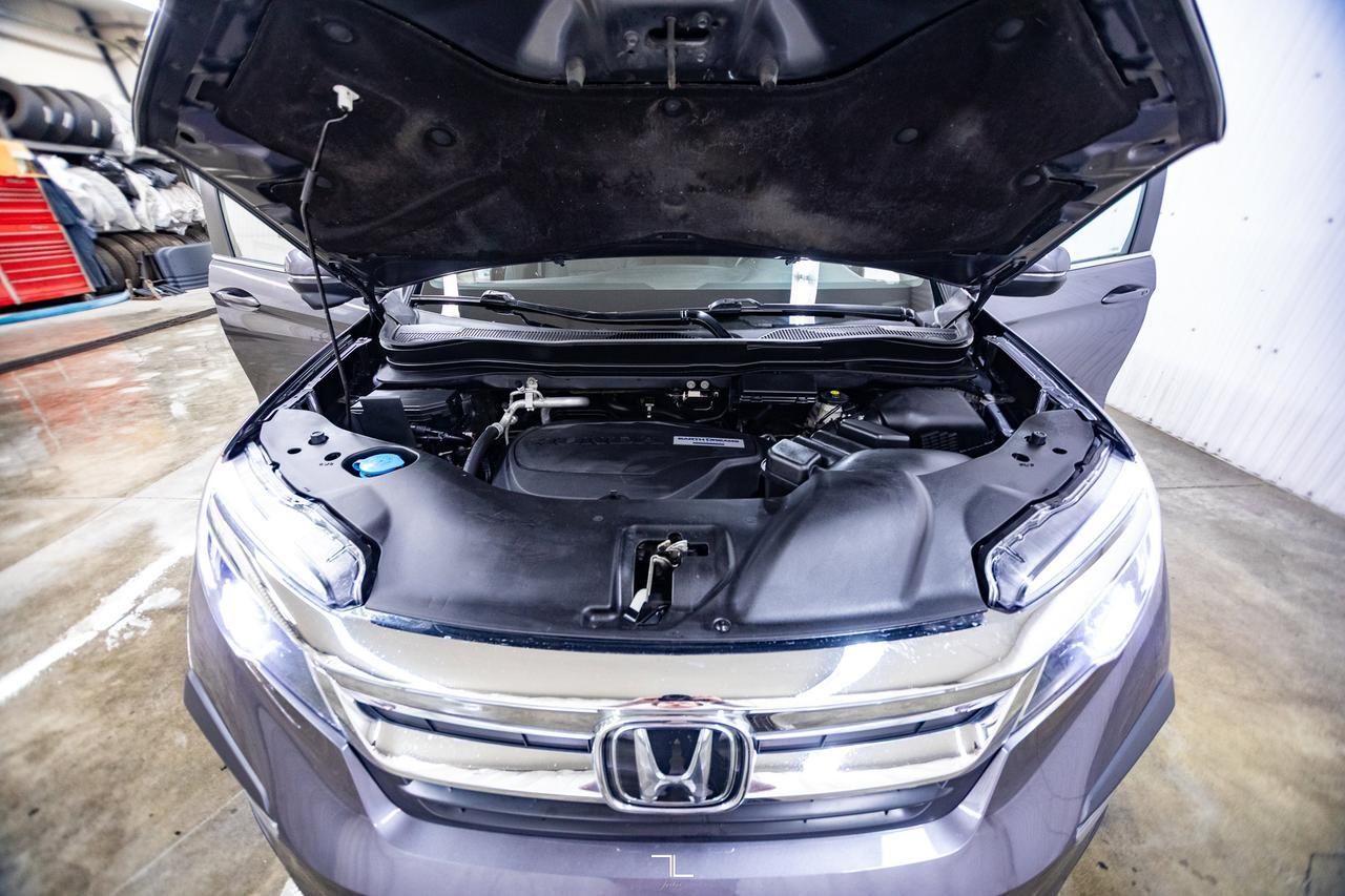 2019 Honda Pilot AWD EX Roof BCam 3rd Row Red Deer AB