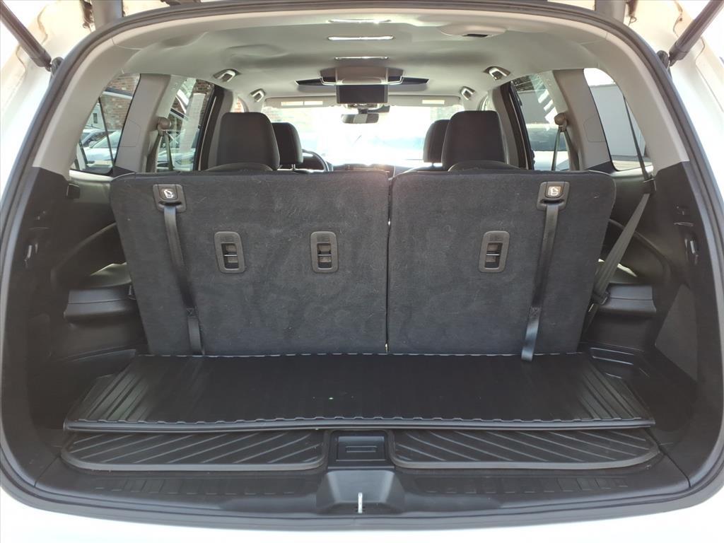 2019 Honda Pilot Touring w/Rear Captain&apos;s Chairs Roanoke VA