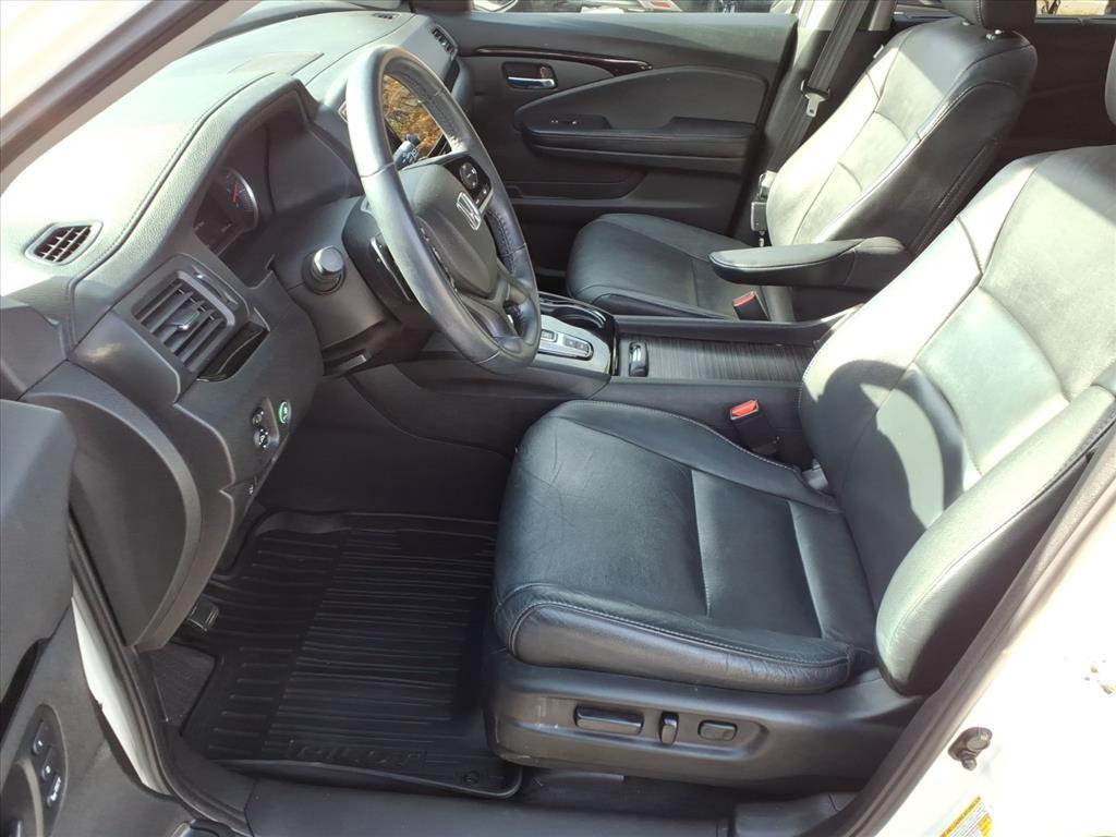 2019 Honda Pilot Touring w/Rear Captain&apos;s Chairs Roanoke VA