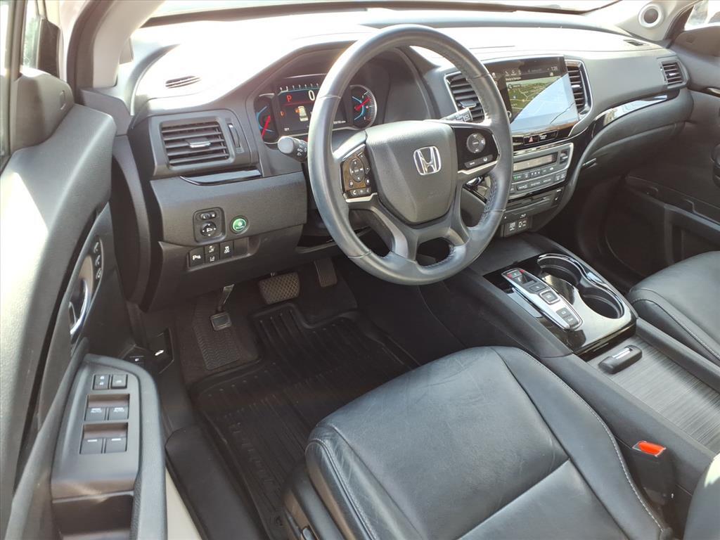 2019 Honda Pilot Touring w/Rear Captain&apos;s Chairs Roanoke VA