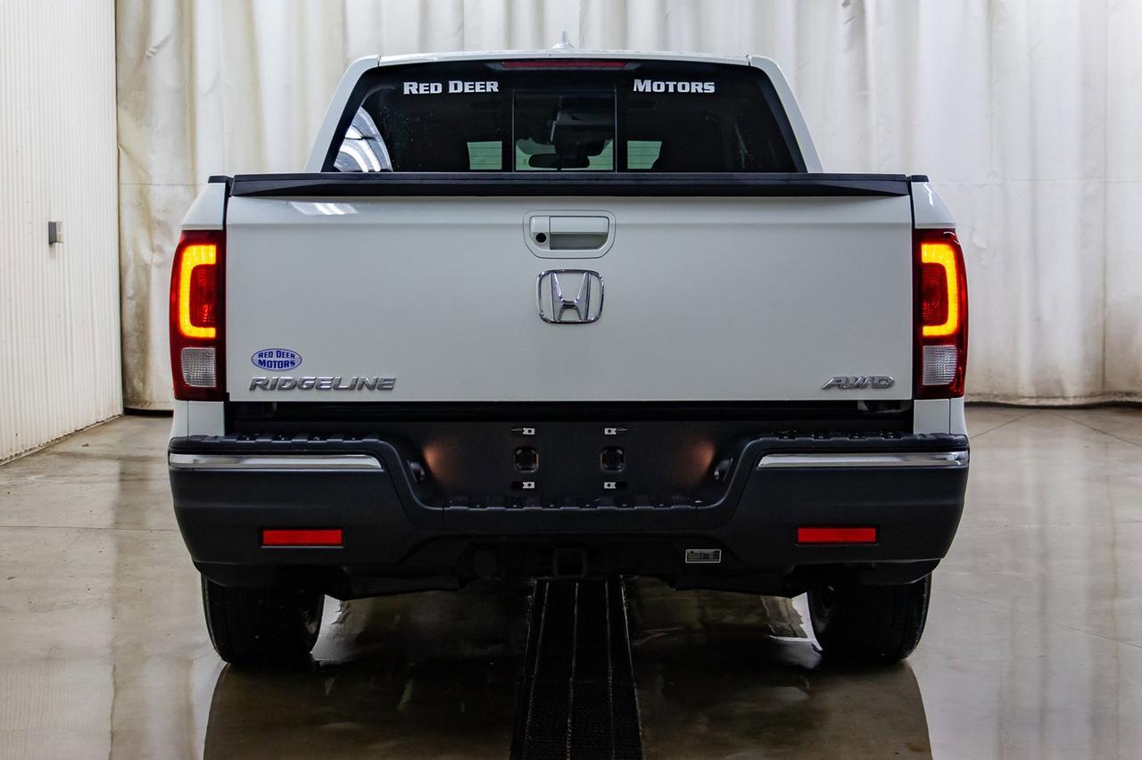 2019 Honda Ridgeline 4x4 Crew Cab Sport Roof BCam Red Deer AB
