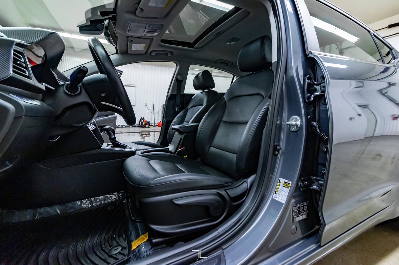 2019 Hyundai Elantra Luxury Leather Roof BCam Red Deer AB