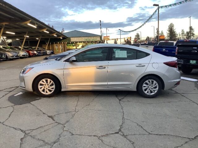 2019 Hyundai Elantra SE 6AT