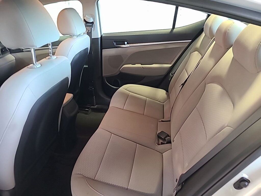 2019 Hyundai Elantra SE Akron