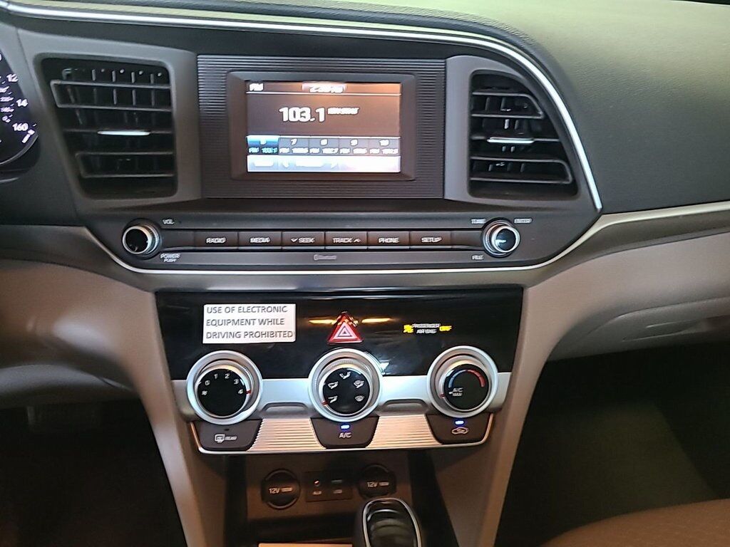2019 Hyundai Elantra SE Akron