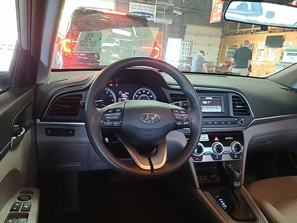 2019 Hyundai Elantra SE Akron