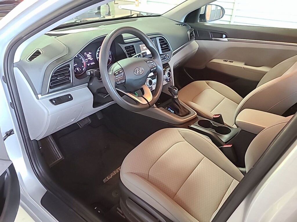 2019 Hyundai Elantra SE Akron