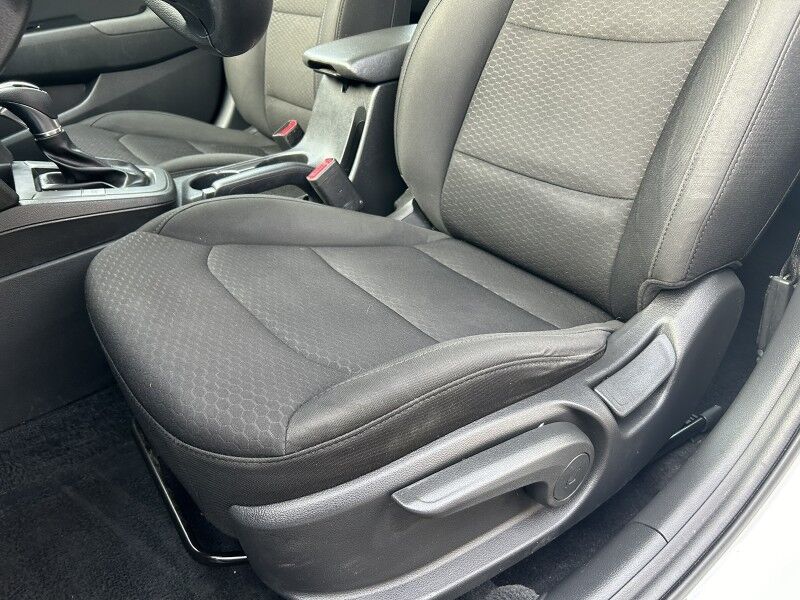 2019 Hyundai Elantra SEL - LOCAL TRADE IN - WELL MAINTAINED Webster MA