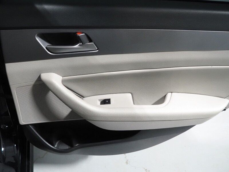 2019 Hyundai Sonata SEL *BLIND SPOT ALERT, BACKUP CAMERA, COLOR TOUCHSCREEN, HEATED SEATS/STEERING WHEEL, KEYLESS ENTRY, ALLOY WHEELS, WIRELESS CHARGING, ANDROID & APPLE Round Rock TX