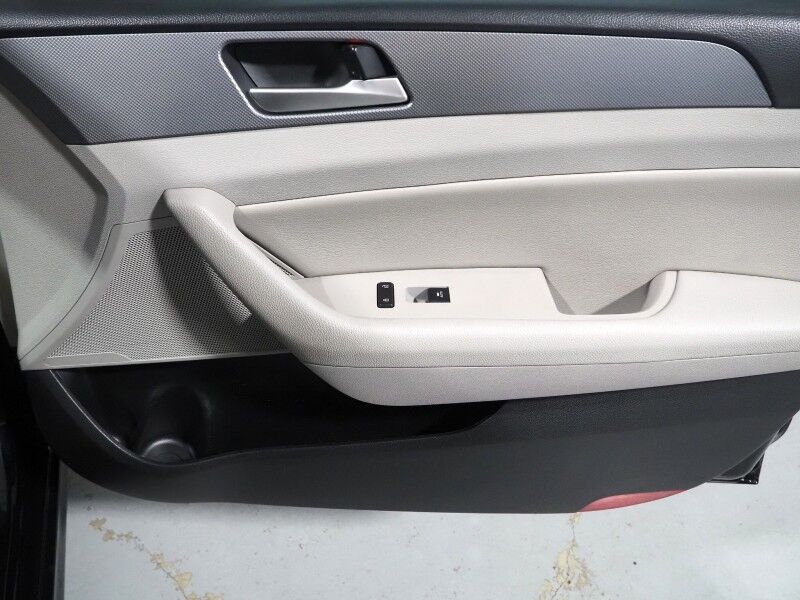 2019 Hyundai Sonata SEL *BLIND SPOT ALERT, BACKUP CAMERA, COLOR TOUCHSCREEN, HEATED SEATS/STEERING WHEEL, KEYLESS ENTRY, ALLOY WHEELS, WIRELESS CHARGING, ANDROID & APPLE Round Rock TX