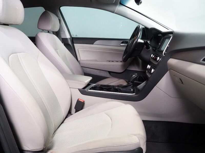 2019 Hyundai Sonata SEL *BLIND SPOT ALERT, BACKUP CAMERA, COLOR TOUCHSCREEN, HEATED SEATS/STEERING WHEEL, KEYLESS ENTRY, ALLOY WHEELS, WIRELESS CHARGING, ANDROID & APPLE Round Rock TX