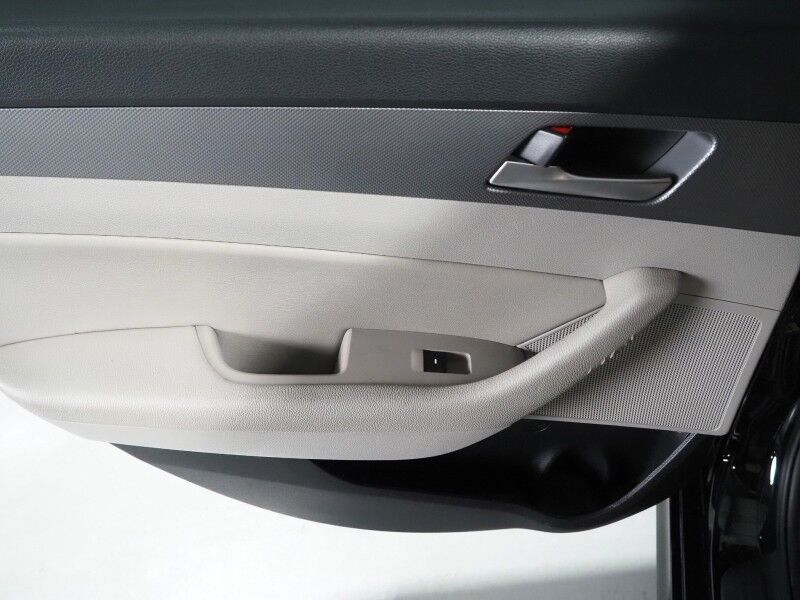 2019 Hyundai Sonata SEL *BLIND SPOT ALERT, BACKUP CAMERA, COLOR TOUCHSCREEN, HEATED SEATS/STEERING WHEEL, KEYLESS ENTRY, ALLOY WHEELS, WIRELESS CHARGING, ANDROID & APPLE Round Rock TX