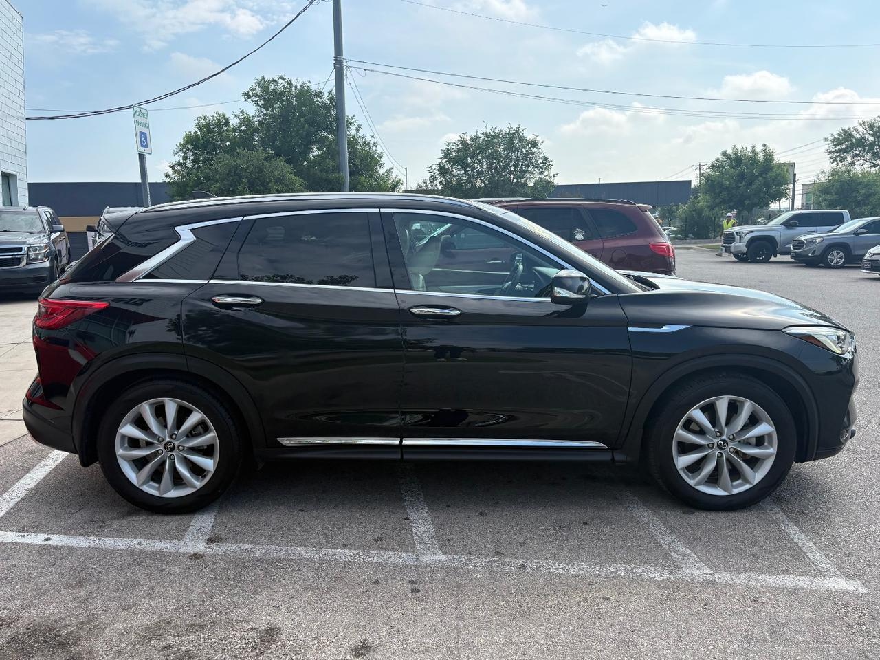2019 INFINITI QX50 ESSENTIAL
